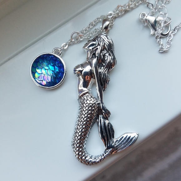 Chic by the Beach Jewelry - ☀️SALE☀️ Mermaid blue scale pendant
